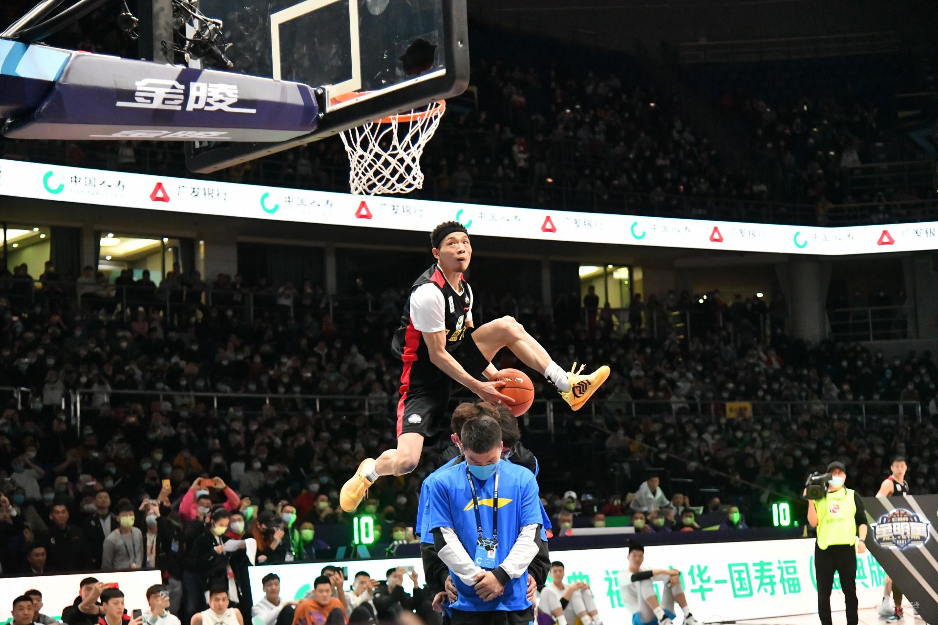 CBA：吉林外线开火 主场击败福建（CBA：吉林三分手感火热 主场力克福建）